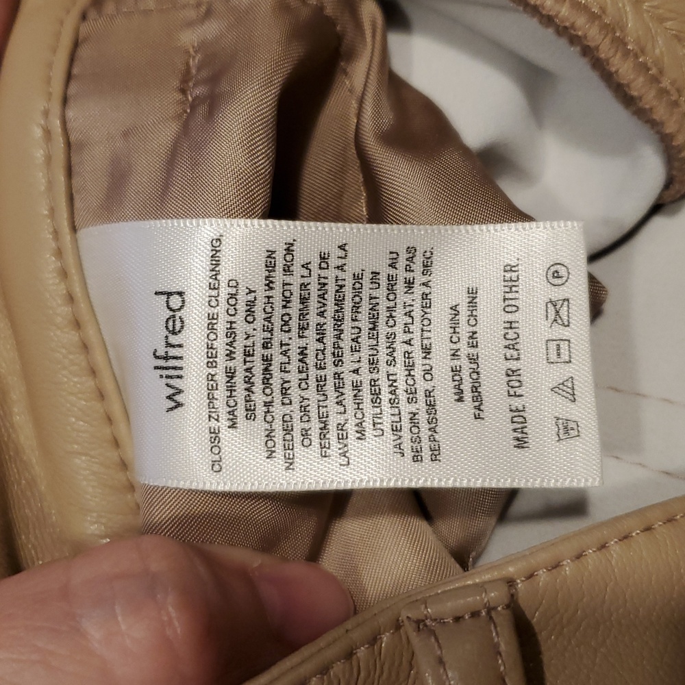 Wilfred Aritzia The Melina Cropped Vegan Leather Pant In Sand Bluff Size 0 NWT - Picture 12 of 13